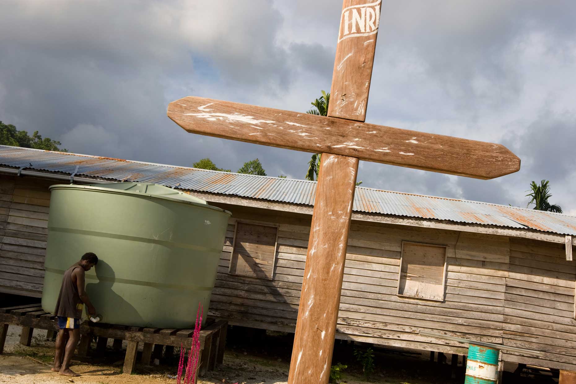 Illegal logging camp in PNG, by Scotland Greenpeace photographer