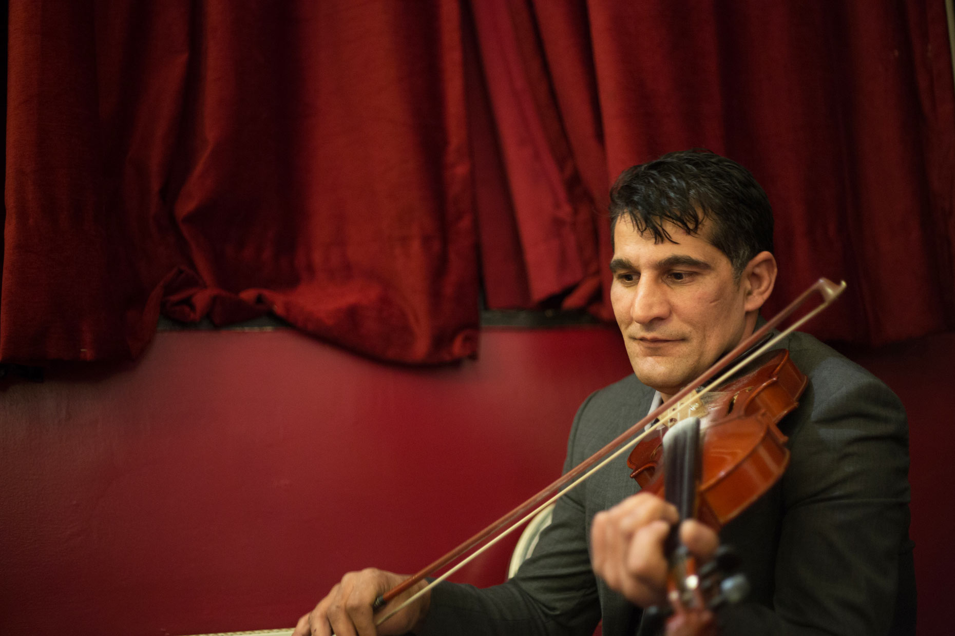 Roma violinist -  portrait photography Scotland